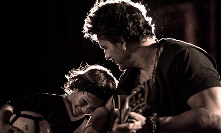 Ricardo le dedicó el tema Nada es como tú a su hijo Nicolás. (Foto: YouTube)