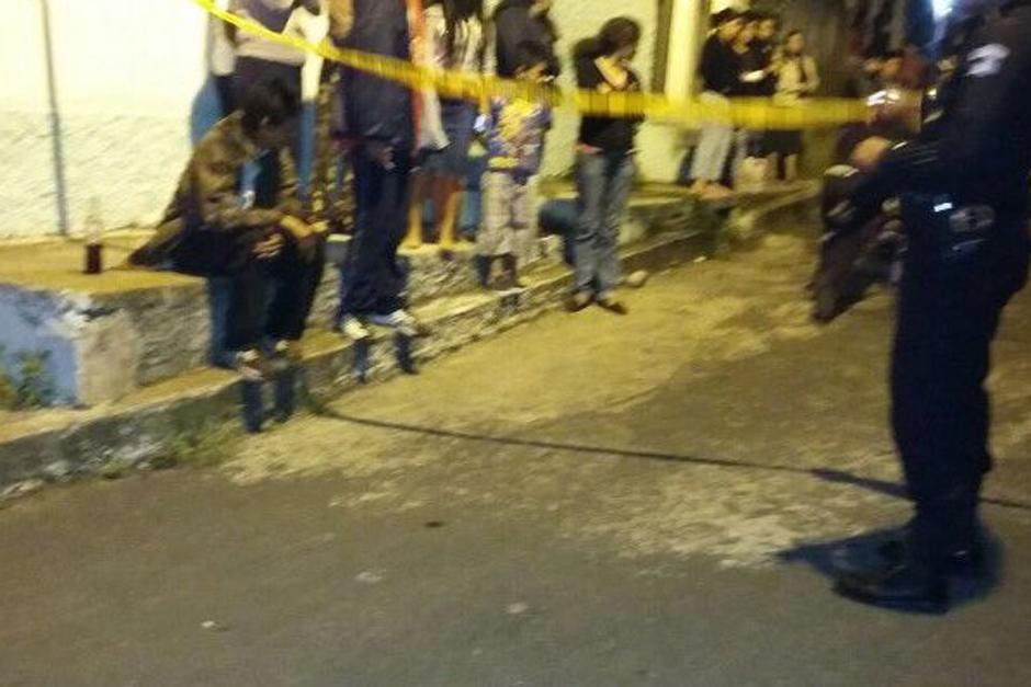 Un derrumbe ocurrió en el Barrio San Antonio y cobró la vida de una joven de 17 años. (Foto: Conred)