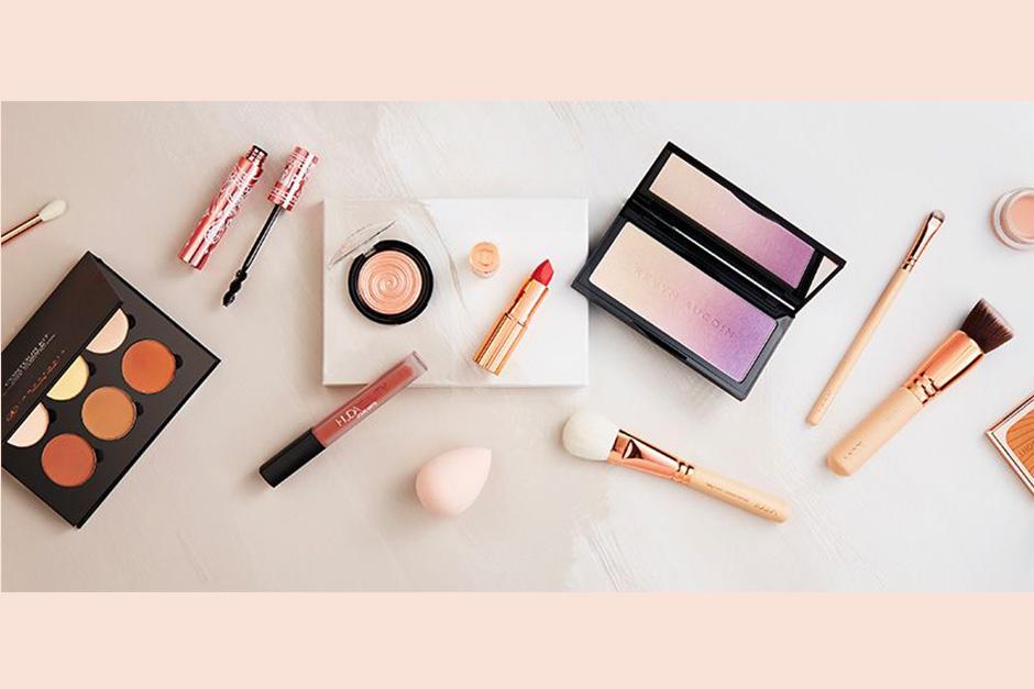 Algunas de tus amigas no se maquillan todos los días por temor a dañar su piel, diles que no se preocupen. (Foto: Cult Beauty)