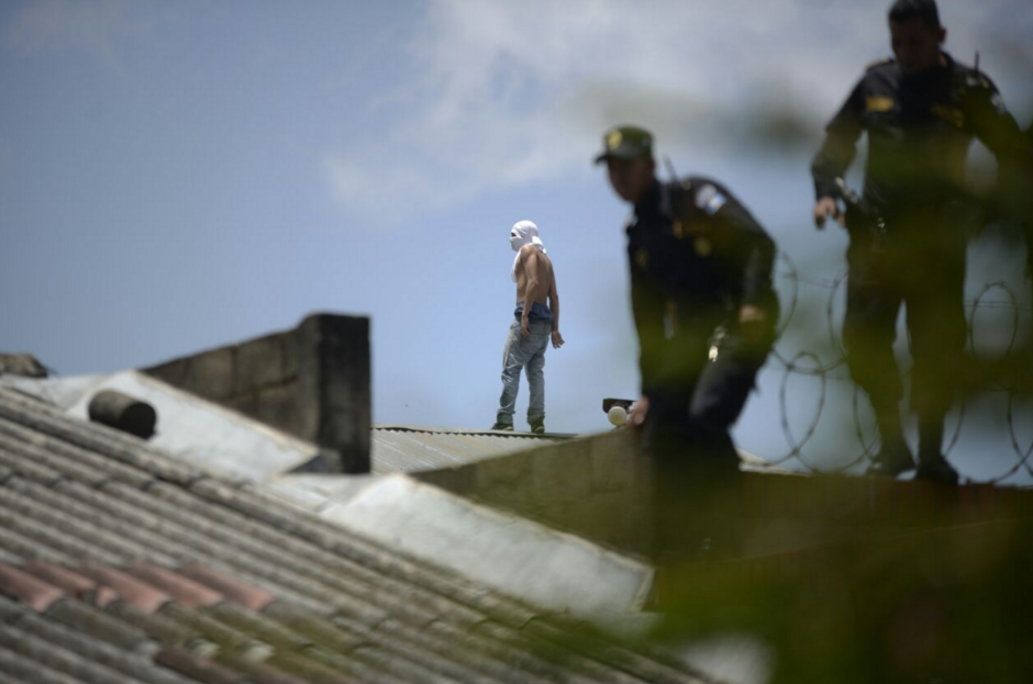 Los jóvenes aparecieron ahorcados con sus sábanas la madrugada de este 3 de julio. (Foto: Wilder López/Soy502)