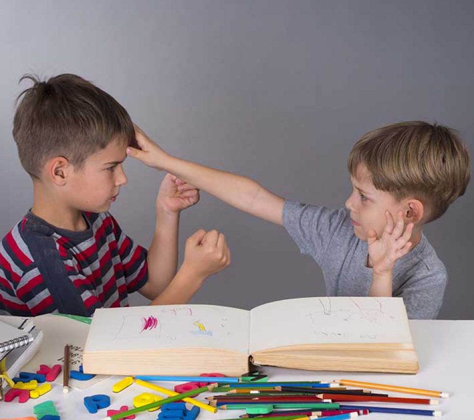 Según la investigación, los problemas en los segundos hijos son más frecuente si se trata de dos hombres. (Foto: Upsocl)