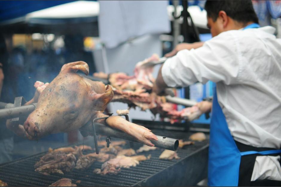 La Municipalidad de Mixco planea comprar más de 1 mil 500 libras de chicharrones y carnitas para los empleados de la comuna. (Foto: archivo/Soy502)