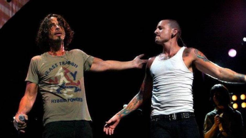 Chester Bennington y Chris Cornell en un gira juntos. (Foto: musicfeeds.com.au)