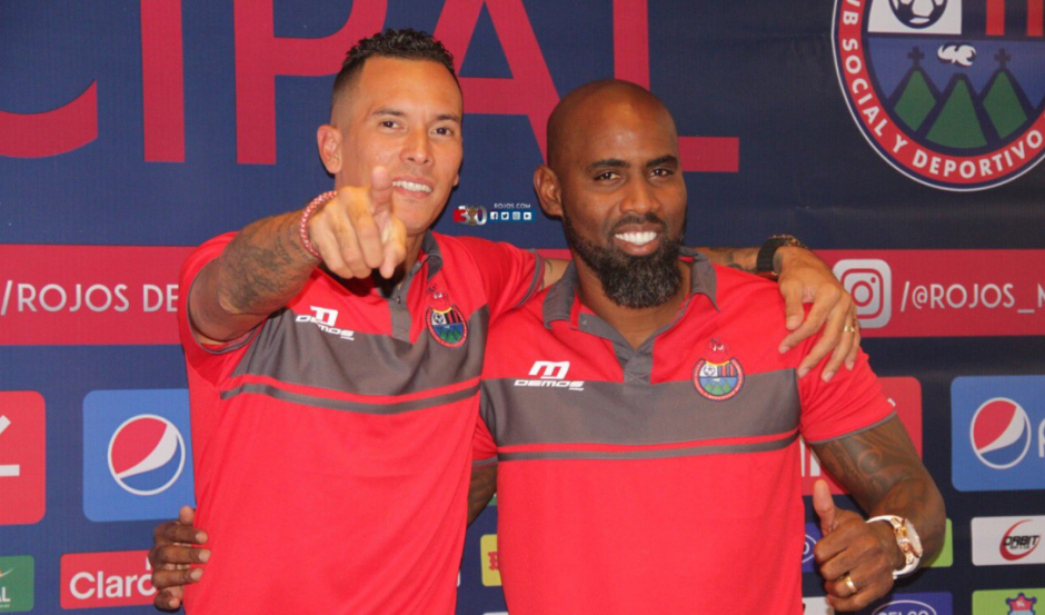 Felipe Baloy y Blas Pérez son los último fichajes extranjeros de Municipal. (Foto: Soy502)