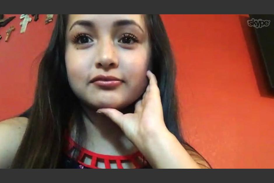 Después de la celebración de sus quince años, Rubí impulsa su carrera como cantante. 