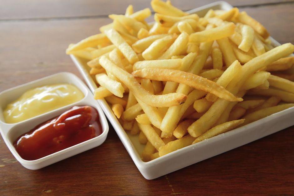 Las papas fritas encabezan el listado de "alimentos prohibidos" de muchos nutricionistas. (Foto: sumedico.com)
