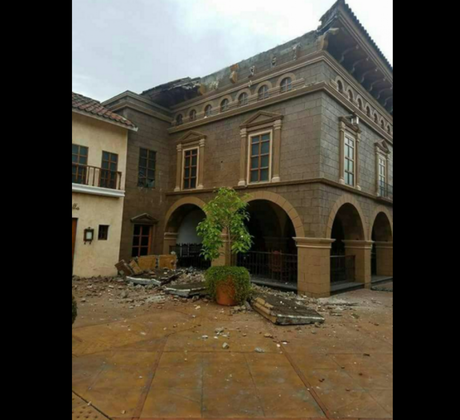 El techo de una estructura colapsó en Xetulul. (Foto: Stereo100) 