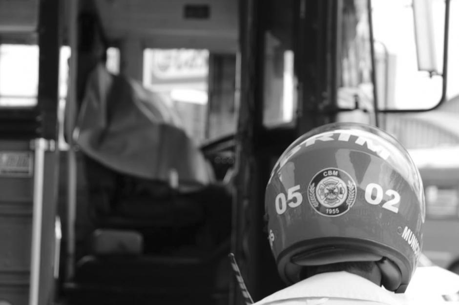 Cuatro heridos y un muerto en ataque armado ocurrido en un bus de la ruta 71. (Foto: Bomberos Municipales)