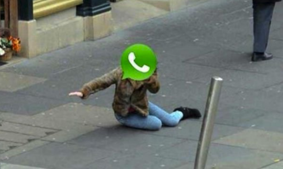 Facebook y Twitter colaboran con la caída de WhatsApp esta tarde. (Foto: Twitter) 