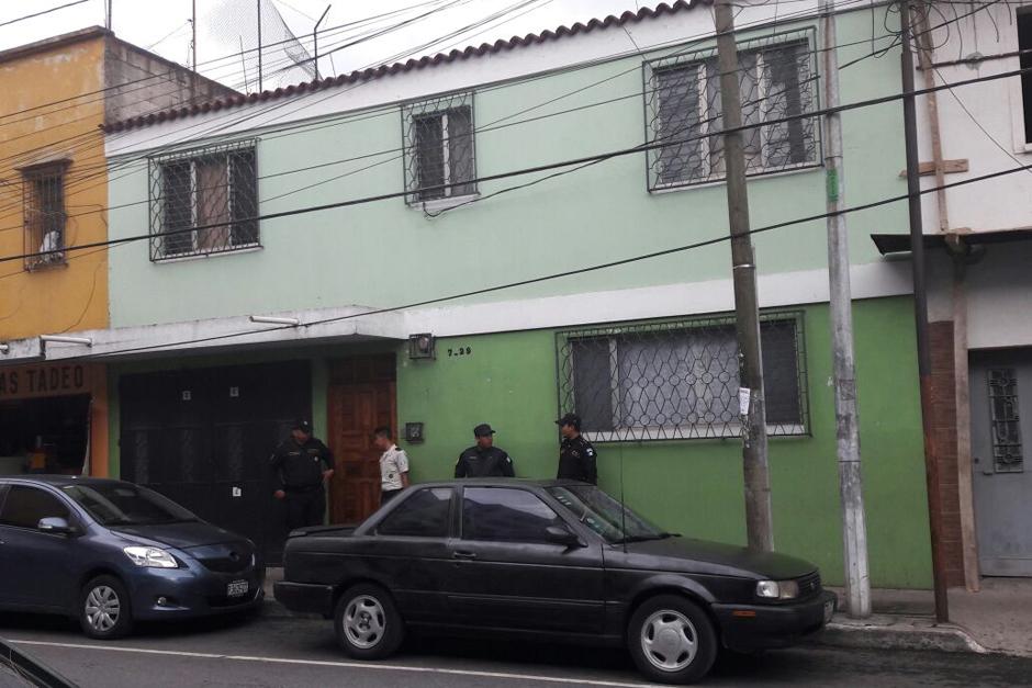 El MP y la PNC coordina una serie de allanamientos en busca de fiscales y abogados que comercializan información para beneficiar a acusados. (Foto: PNC)