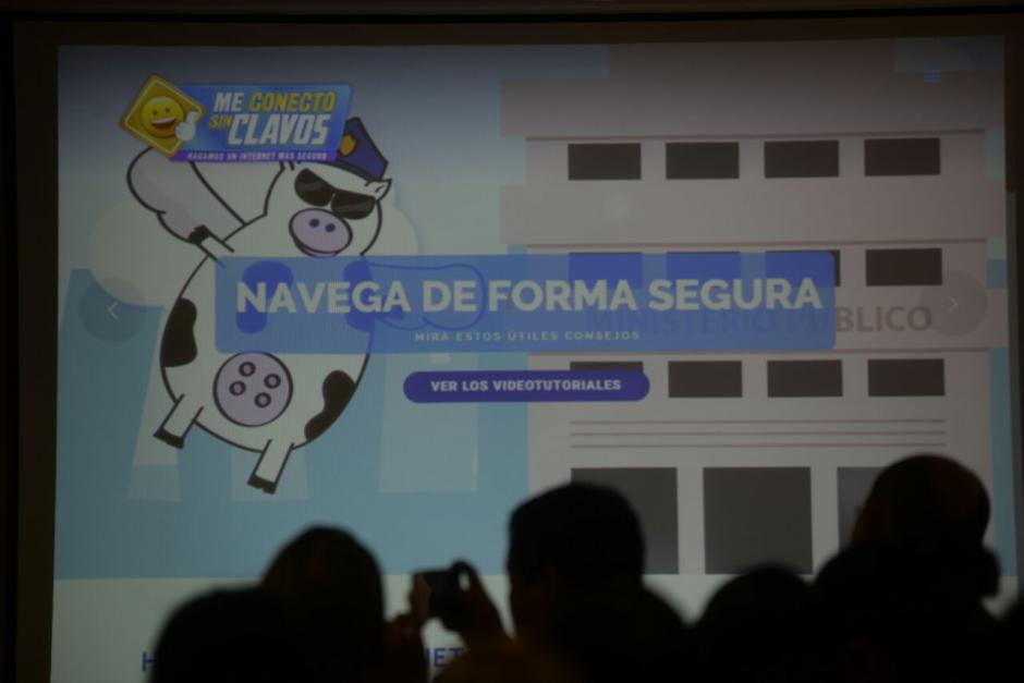 Según una encuesta elaborada por diversas instituciones, 7 de cada 10 padres desconoce sobre técnicas de control para evitar que sus hijos sean víctimas de un delito cibernético. (Foto: Wilder López/Soy502)