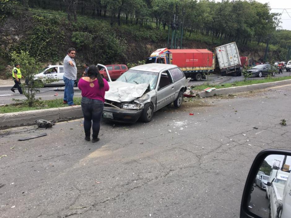 Los bomberos y la mayoría de vehículos involucrados en el accidente ya se retiraron del lugar. (Foto: Juan José Estrada/Somos Ciudad San Cristóbal)