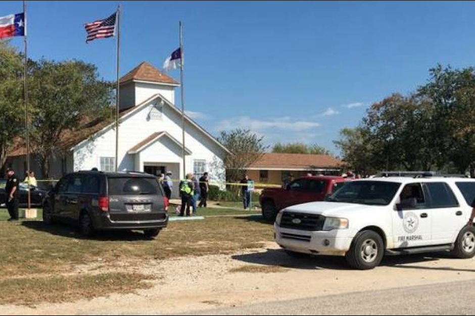 El múltiple asesinado tuvo lugar alrededor del medio día de este domingo en el interior de una iglesia. (Foto: Twitter/@EmmanuelGMarttz) 