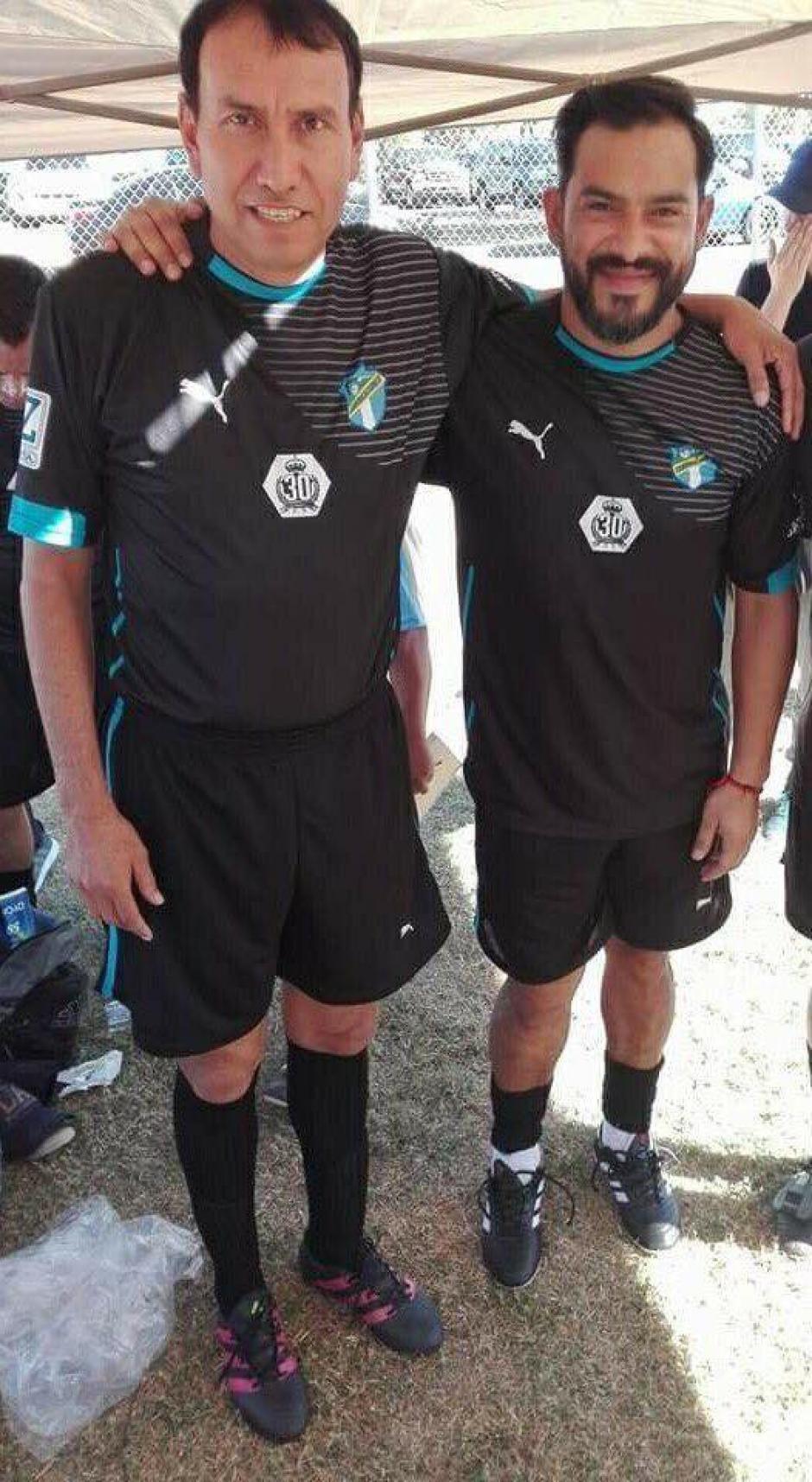 Carlos Ruiz se enfrentó a otro equipo con una camisola de los Cremas. (Foto: Redes sociales) 