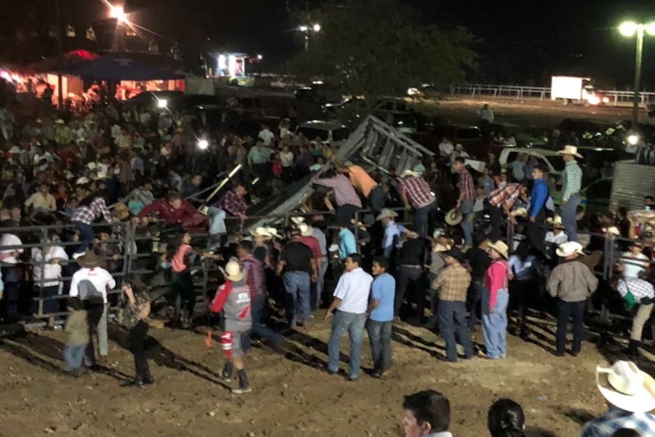 El incidente tuvo lugar en el campo de la Feria Nacional Ganadera que cada año atrae a cientos de personas. (Foto: Conred)