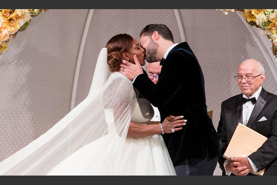 Selena Williams usó 3 vestidos el día de su boda. (Foto Hello Magazine)