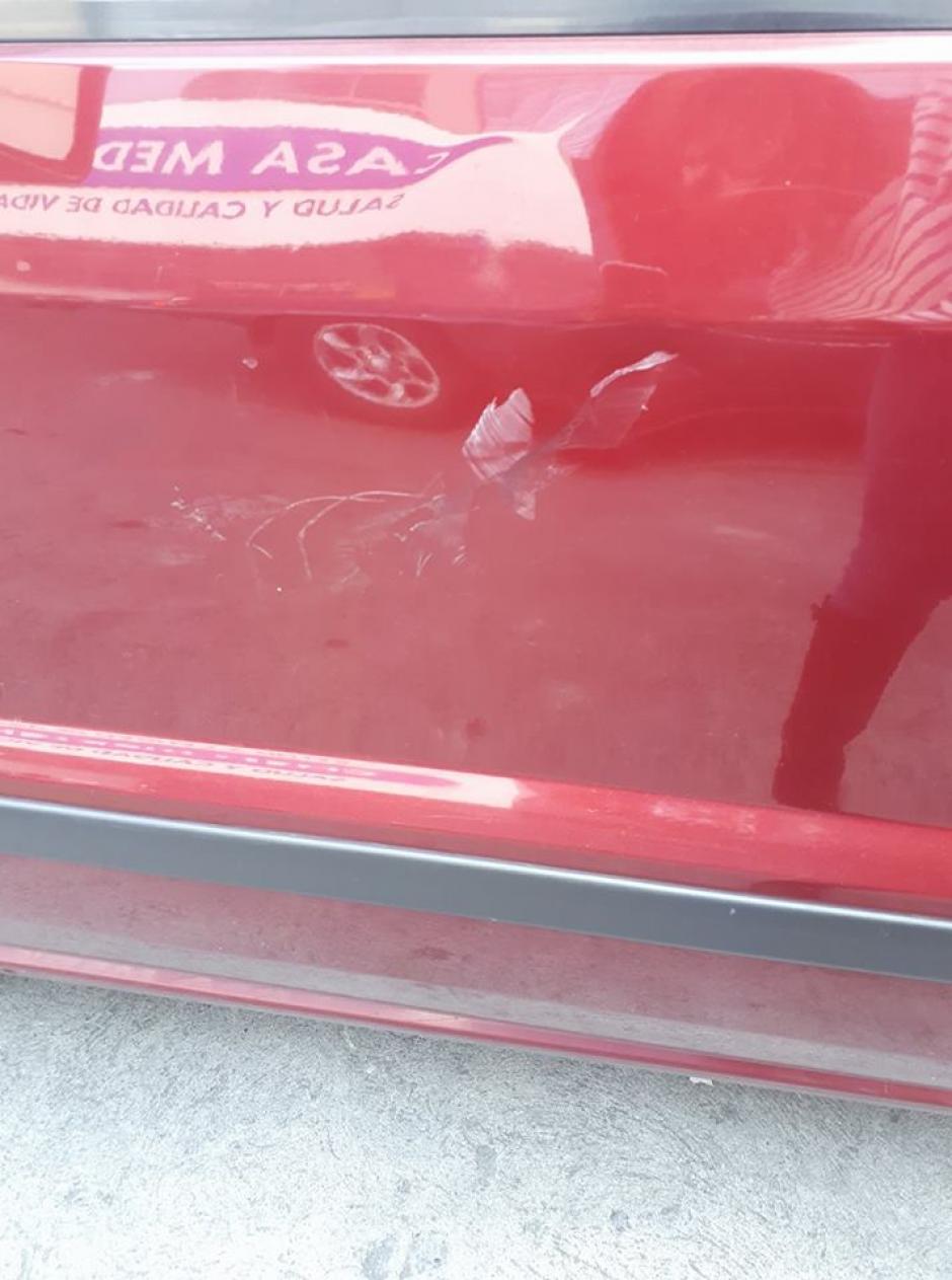 Usuaria de FB denuncia intento de robo de su vehículo en un semáforo de la zona 5. (Foto: Facebook)