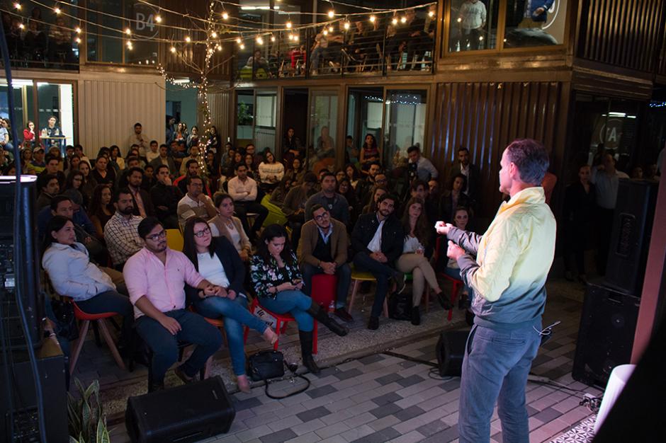 En el primer encuentro Emilio Méndez impartió una charla acerca de la proactividad. (Foto: cortesía D15)