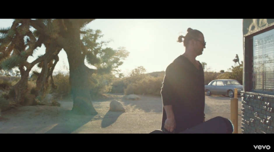 El nuevo video pertenece a la canción "Porque puedo", la cual forma parte del disco Circo Soledad. (Foto: YouTube)