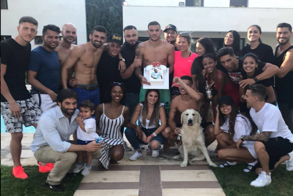 El defensa francés de 20 años está envuelto en la polémica por su fiesta de cumpleaños. (Foto: Instagram/@theo3hernandez)