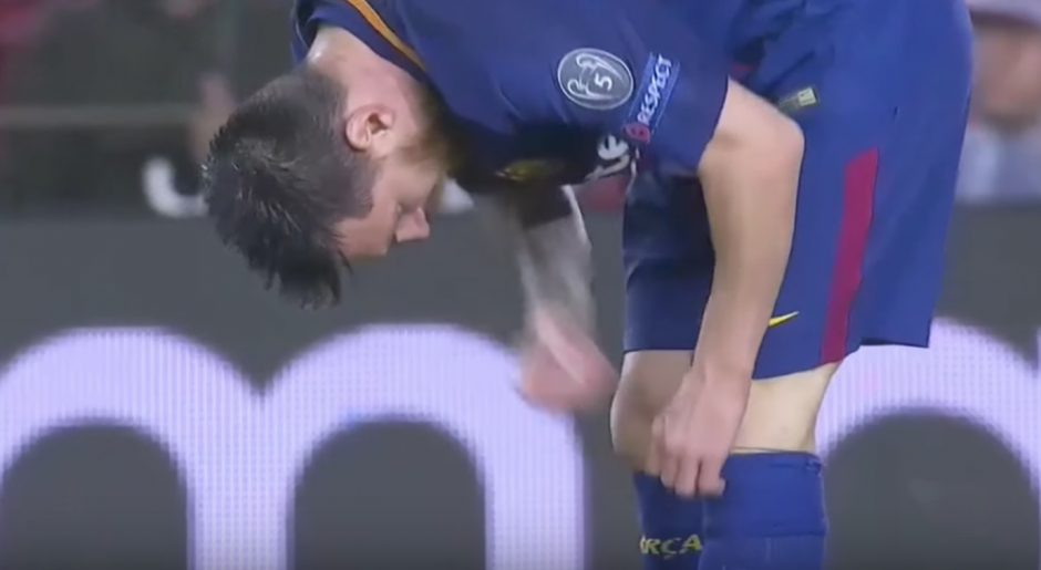 Messi fue captado cuando tomaba una pastilla en pleno partido. (Foto: captura de pantalla) 