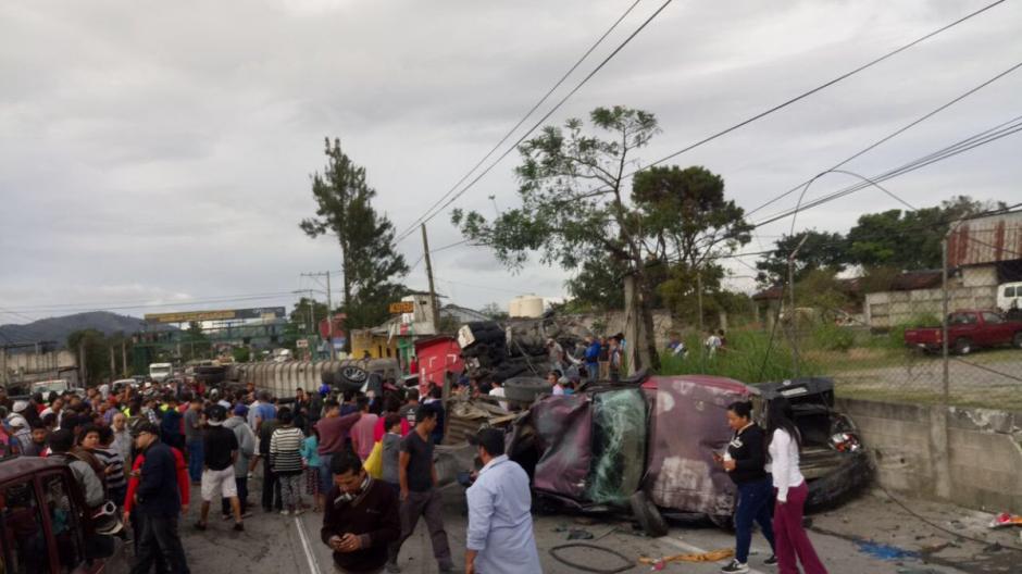 Un accidente de tránsito se registró en el kilómetro 13 de la ruta al Atlántico en dirección oriente. (Foto: @muniguate)