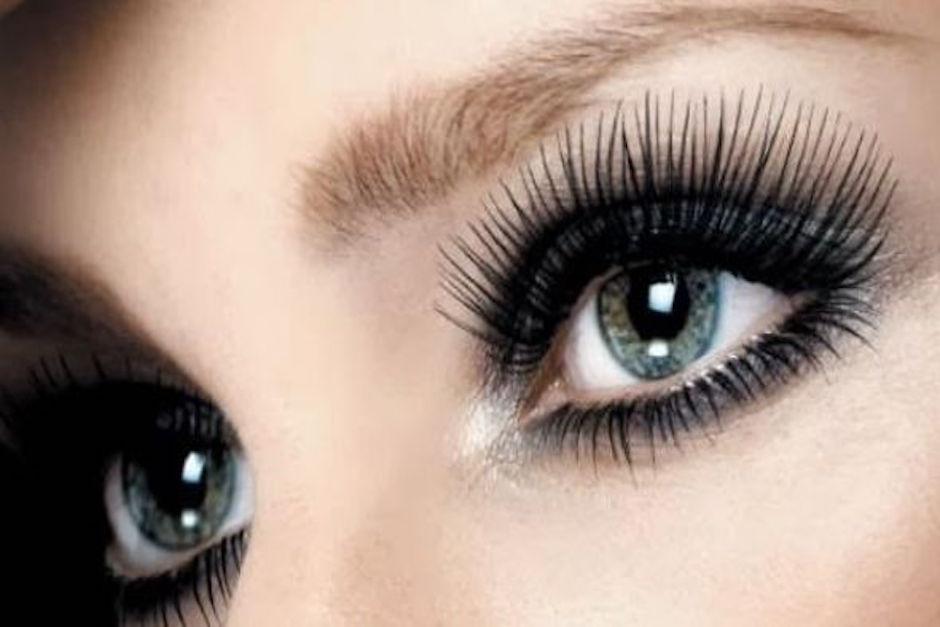 Deja de envidiar los ojos de las famosas, haz que los tuyos y sobre todo sus pestañas luzcan espectaculares (Foto: Isi dcm)