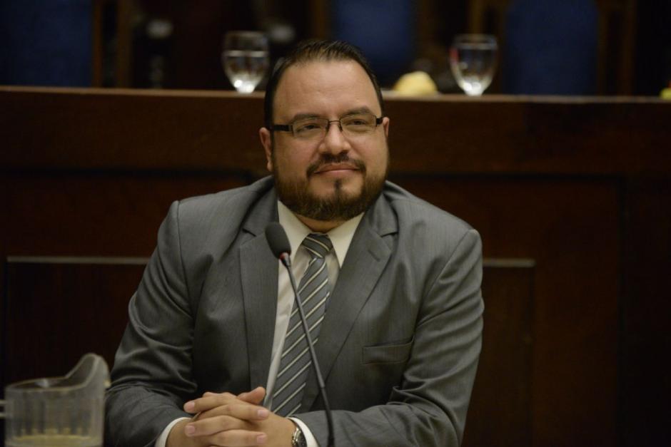 Marvin Palacios llegó a la pesquisidora como representante de Jimmy Morales. (Foto: Wilder López/Soy502) 