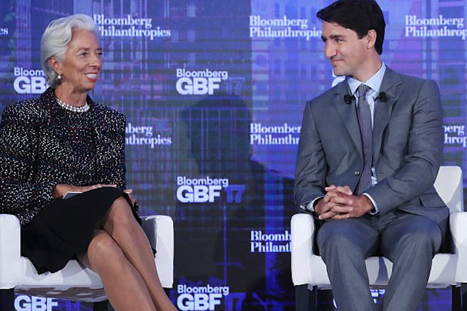 Esta no es la primera vez que el mandatario canadiense rompe el protocolo de vestimenta. (Foto: Daily Mail)