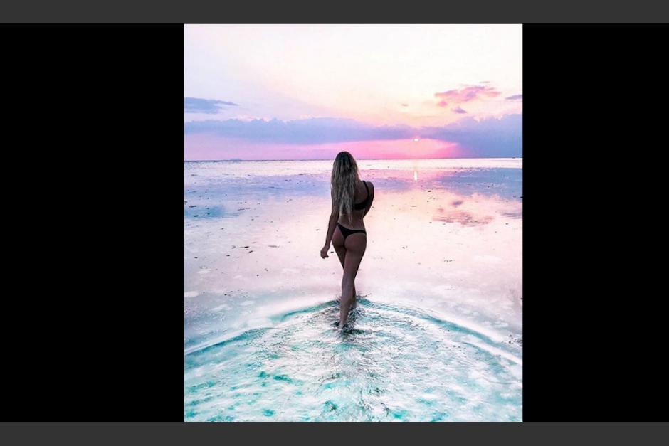 Una mujer fue detenida por usar un sexy atuendo mientras viajaba en moto. (Foto: Instagram) 