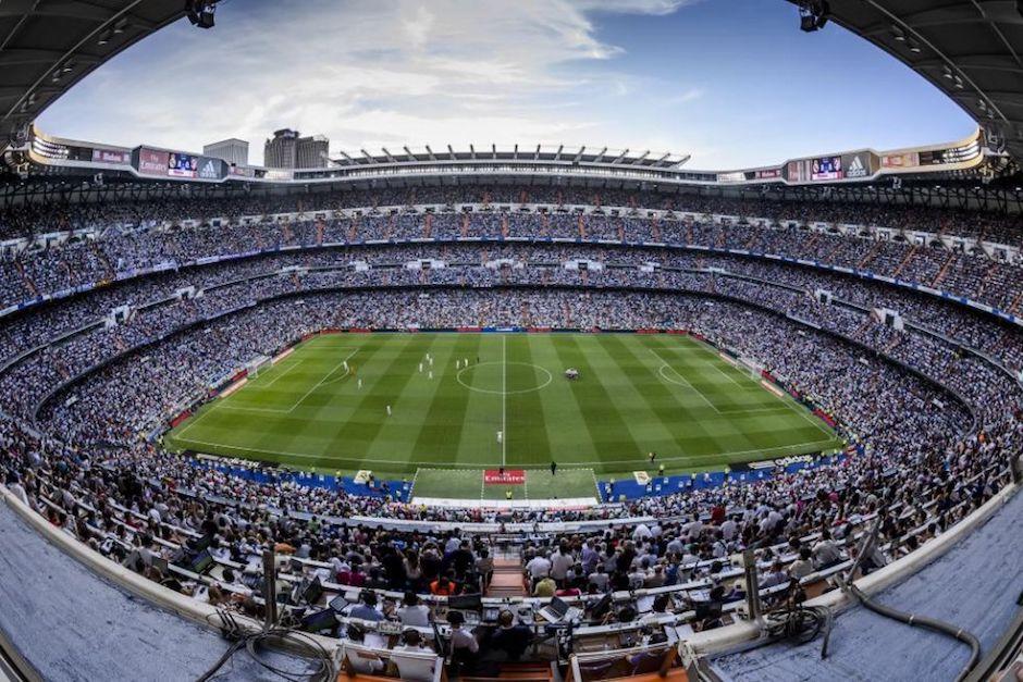 La afición buscaba rendir un homenaje al club blanco, pero todo terminó en desastre. (Foto: Marca)