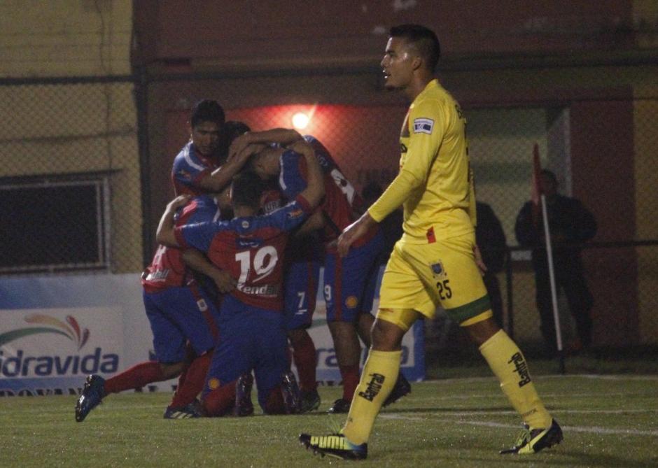 El Xelaju MCX venció a los Leones y los mandó a la Primera División. (Foto: Xelajú MC)