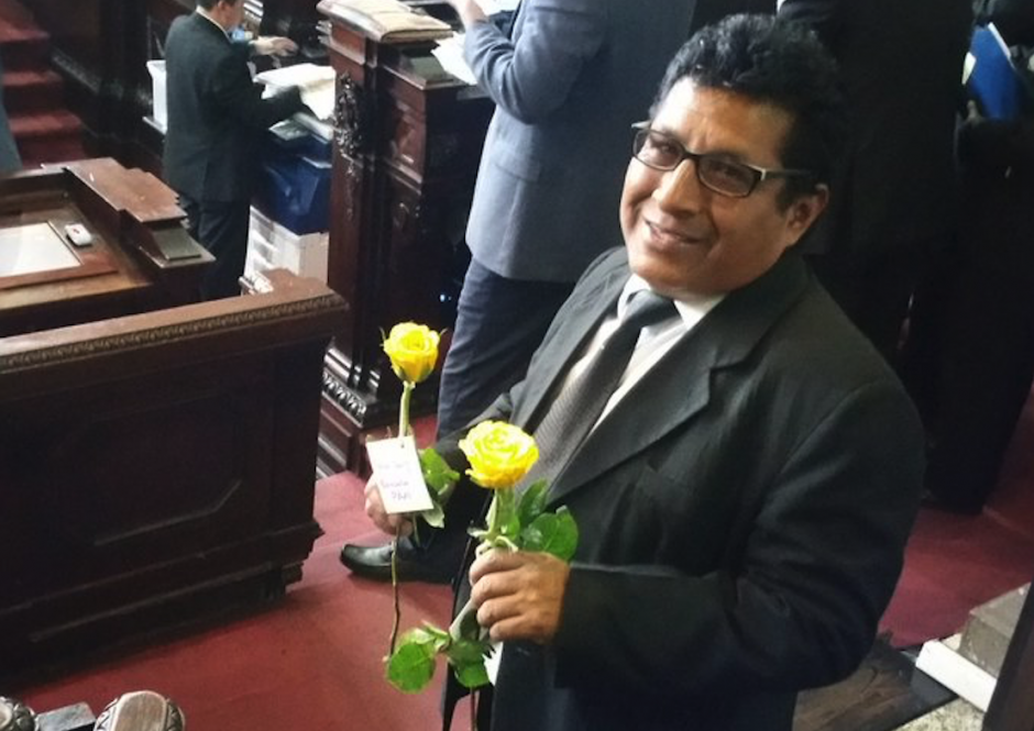 Cada aÃ±o algunos los diputados entregan obsequios en los dÃ­as festivos en su nombre, unos lo pagaron con los recursos del Congreso. (Foto: Archivo/Soy502)