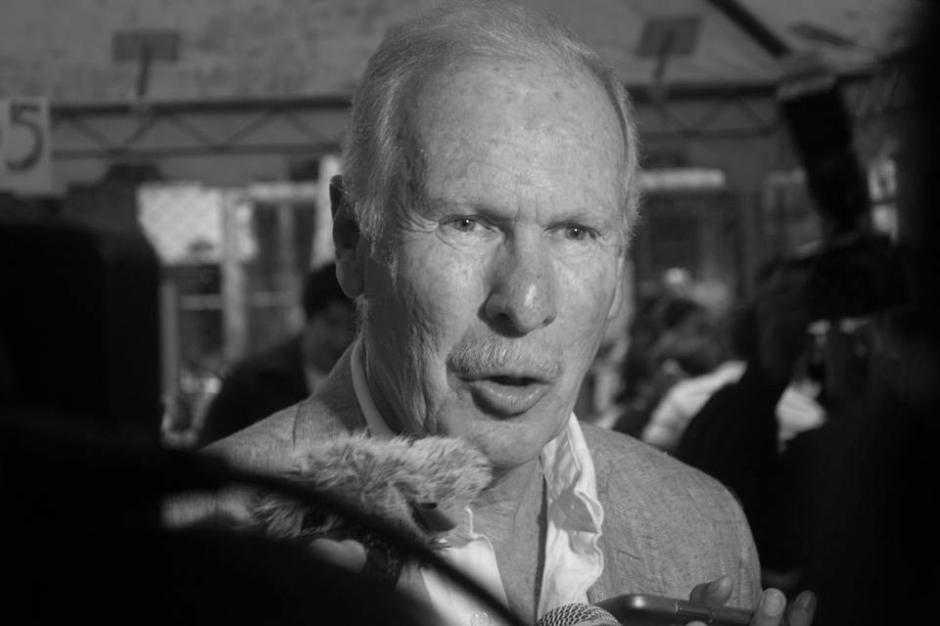 Testigo relata los momentos de tensión que se vivieron tras el infarto que sufrió el alcalde capitalino Álvaro Arzú. (Foto: Archivo/Soy502)