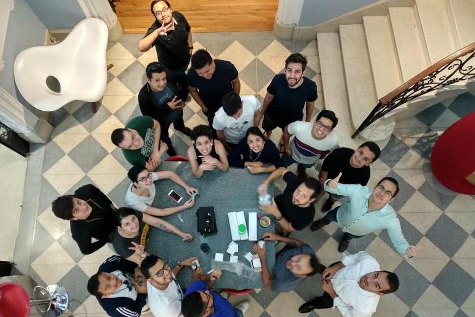 La empresa fundada por Javier Mata proporcionará sus chatbots a la plataforma de mensajería instantánea. (Foto: Yalochat)