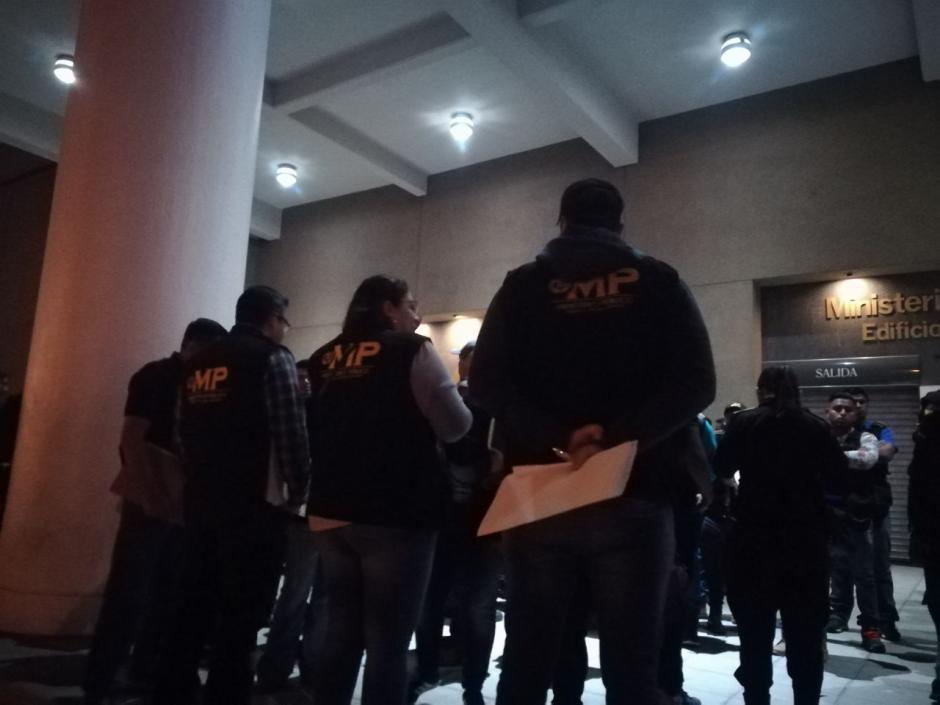 Las autoridades realizaron varios allanamientos para efectuar las capturas. (Foto: MP) 