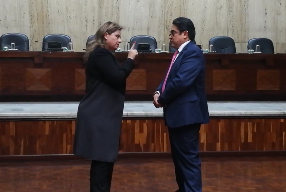 La canciller Sandra Jovel increpó al jefe de la Procuraduría de los Derechos Humanos, Jordán Rodas, en la Corte Suprema, por oponerse a la expulsión del embajador Anders Kompass. (Foto: imagen tomada del video de Prensa Libre)