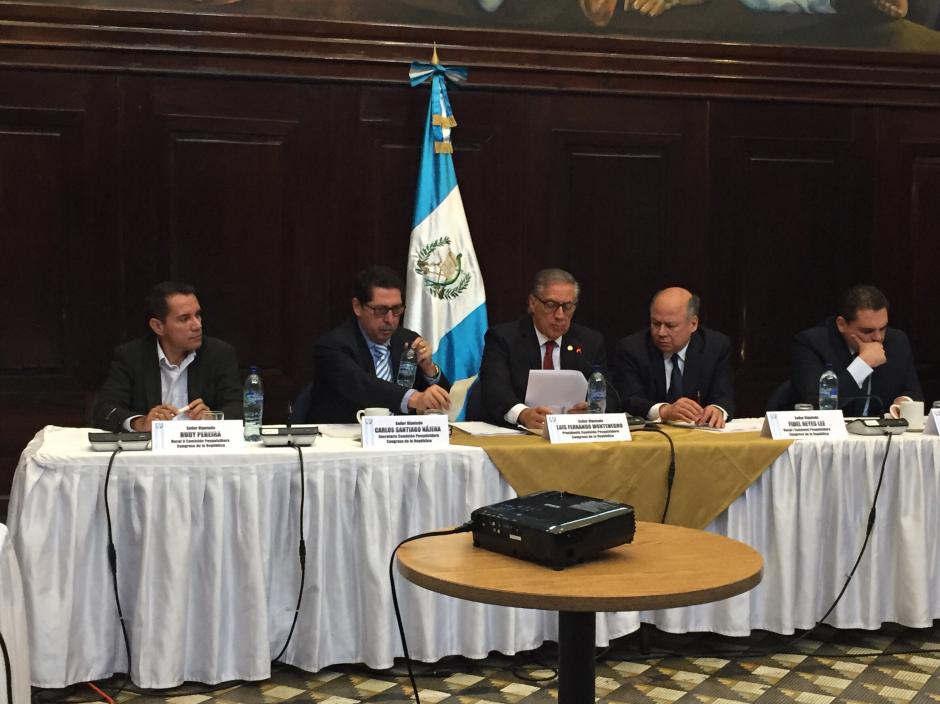 La pesquisidora que conoce el antejuicio contra el presidente Jimmy Morales empezó a reunirse este viernes. (Foto: José Miguel Castañeda/Soy502)