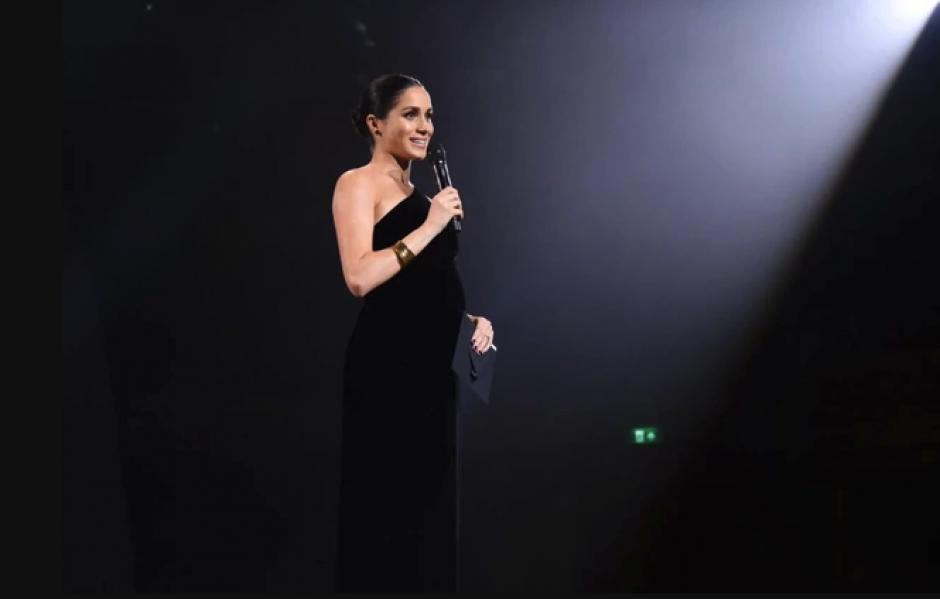 Esta fue la imagen que se mandó colocar en vez de la prohibida. (Foto:Instagram)