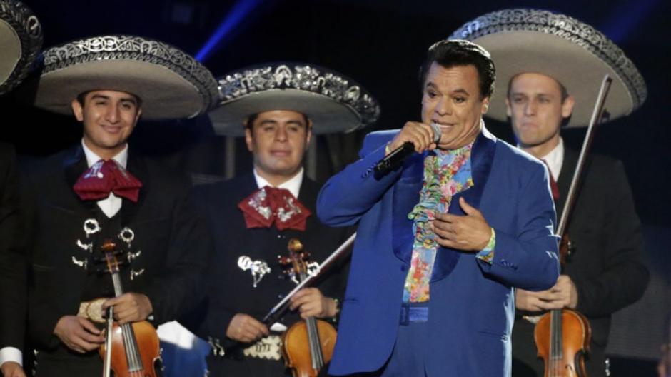 Cada vez más salen a luz nuevas versiones sobre la supuesta reaparición de Juan Gabriel a la vida pública. (Foto: T13 Chile)