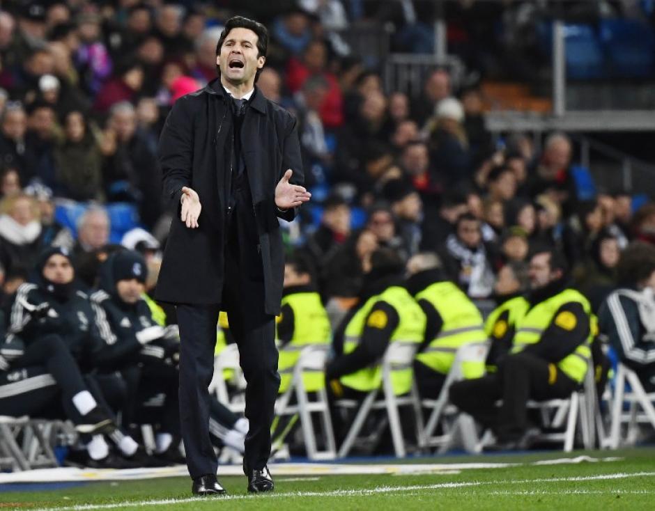 El técnico argentino se ha visto molesto con la pasividad de los jugadores merengues. (Foto: AFP)