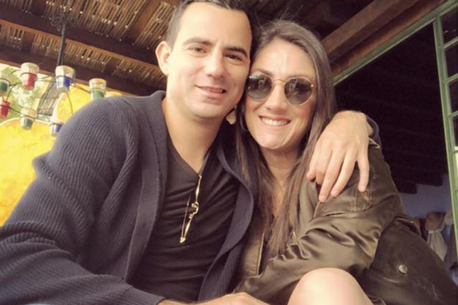 La pareja del momento publicó una imagen navideña en su cuenta de Instagram. (Foto: Instagram/Mirciny)