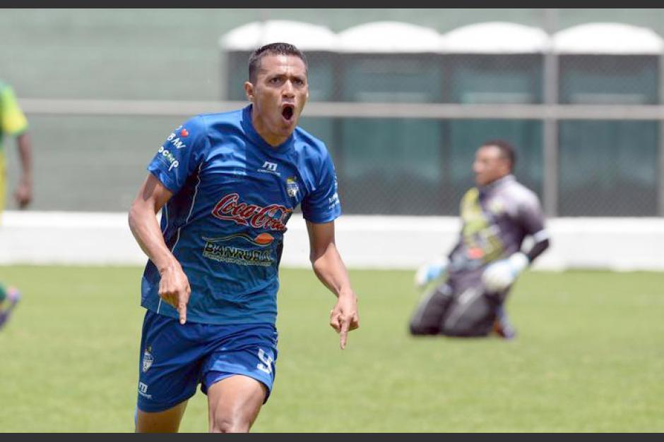 El delantero buscará llevar nuevamente al protagonismo que Petapa tuvo en el torneo anterior. (Foto: Archivo/Soy502)
