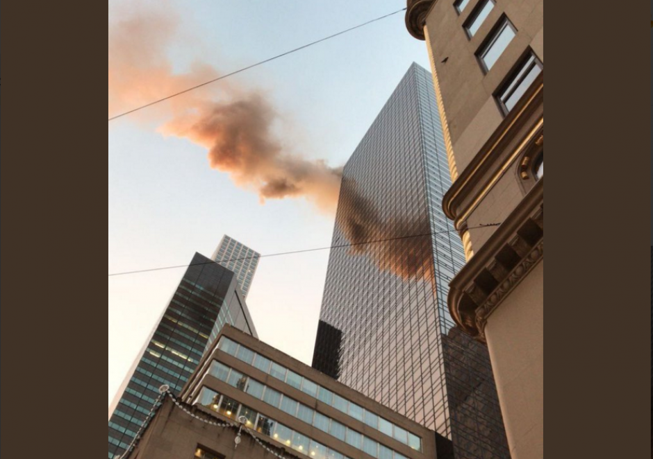 Los bomberos informaron que no fue necesaria la evacuación. (Foto: Captura Twitter) 