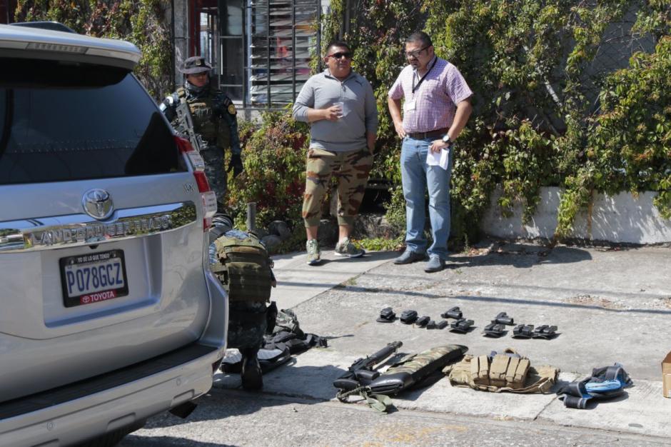 Localizan arsenal en el interior del vehículo en el que viajaba el presunto narcotraficante Wilson Wilfredo Luarcas García. (Foto: Alejandro Balán/Soy502)