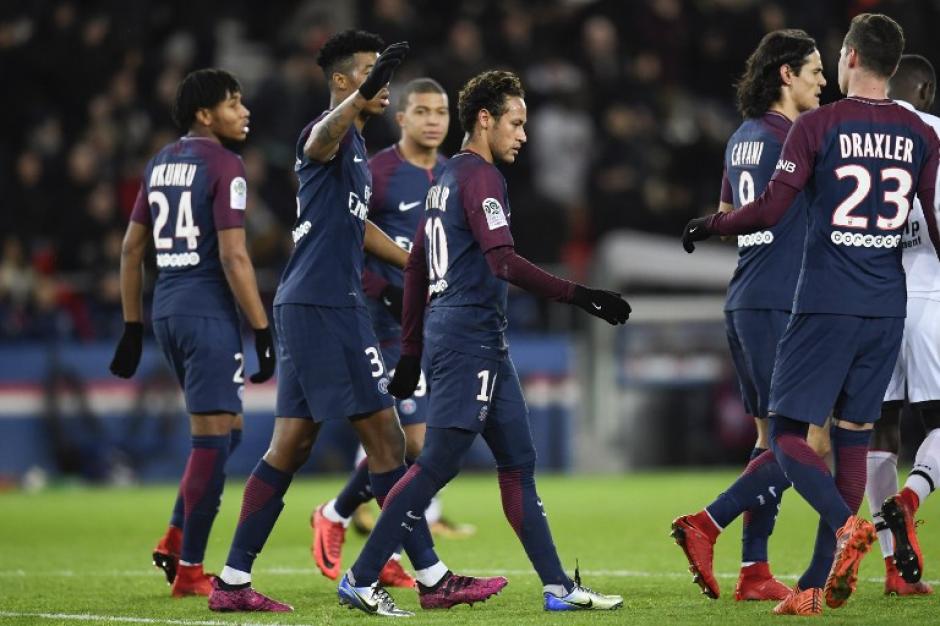 El brasileño no quiso celebrar el cuarto tanto que marcó en su último partido. (Foto: AFP)