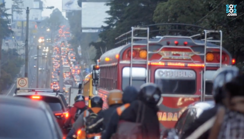 El tráfico en carretera a El Salvador es complicado. (Foto: Wilder López/Soy502) 