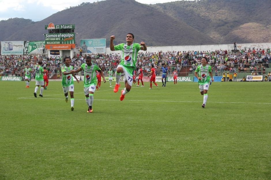 Antigua GFC venció 3-1 a Xelajú con dos goles de Jairo Arreola y uno más de Agustín Herrera. (Foto: Soy502)