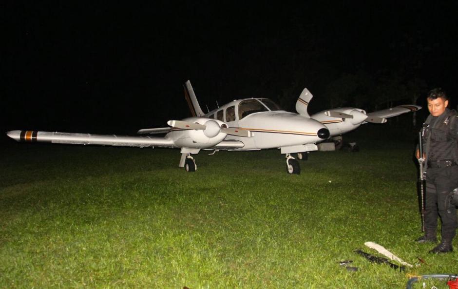 El Ejército identificó en los radares a la avioneta y coparon a sus ocupantes. (Foto: PNC) 