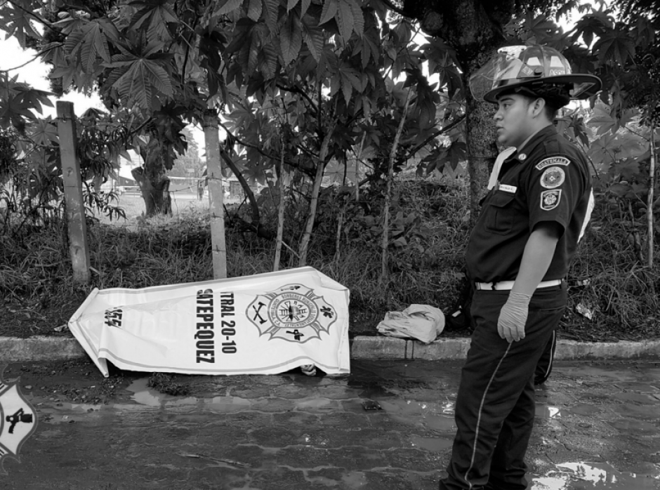 Siete personas, aparentemente del Barrio 18, fueron asesinadas en agosto pasado. (Foto: Bomberos Municipales Departamentales)